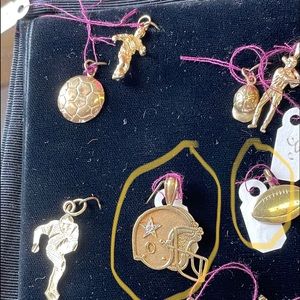 VINTAGE SOLID 14 KT GOLD COWBOYS HELMET AND FOOTBALL PENDANT